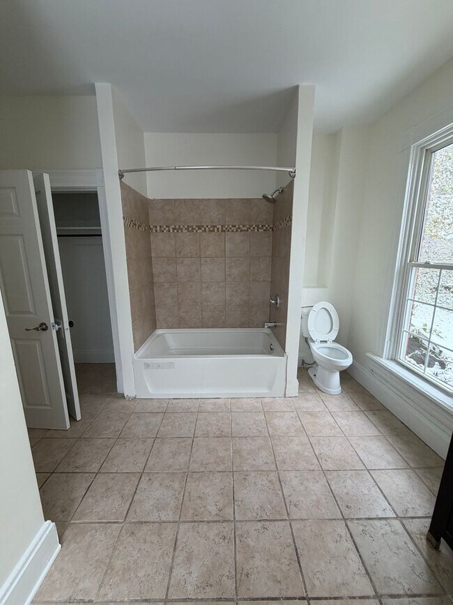 Building Photo - Fully Renovated 3BR/1.5 Bath in Olde Towne East!