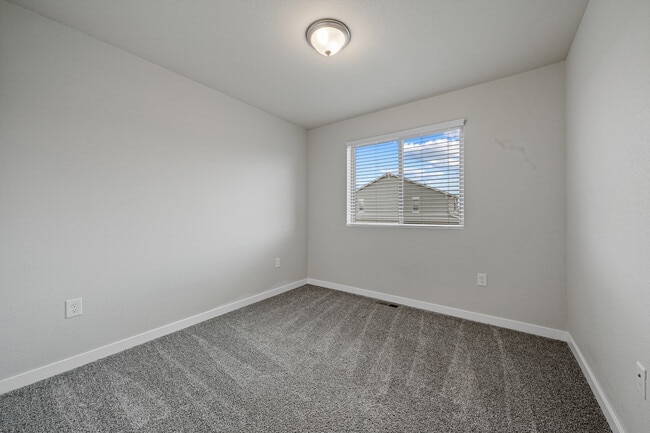 Building Photo - 3295 Bewildering Heights