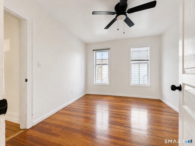 Building Photo - 610 Hawley Ave