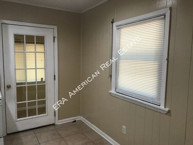 Building Photo - 511 Fir Ave
