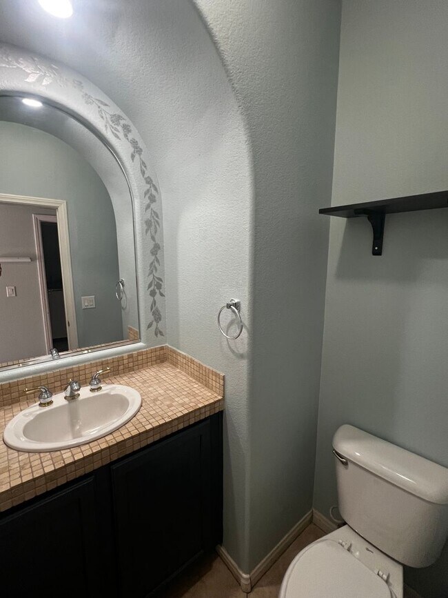 Building Photo - Spacious 4-Bedroom Mountains Edge Home with Downstairs Suite, Balcony & Covered Patio
