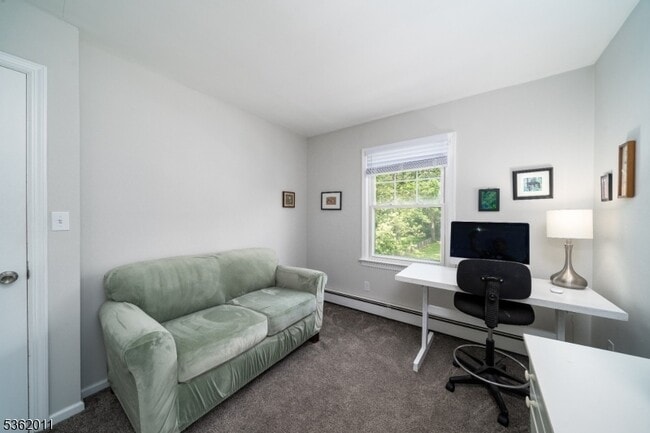 Building Photo - 68 Derwent Ave