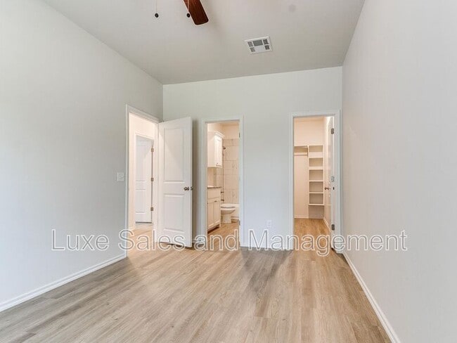 Building Photo - 3801 Franks Wy