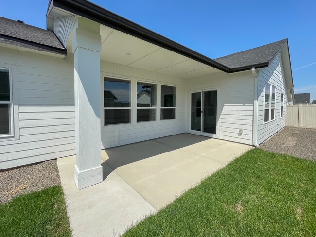 Building Photo - 12633 Dovekie St