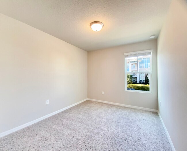 Building Photo - 561 Legacy Lp