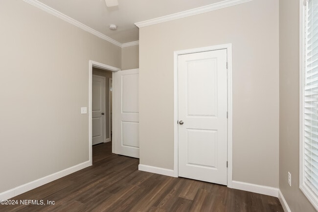 Building Photo - 2119 Lewis St