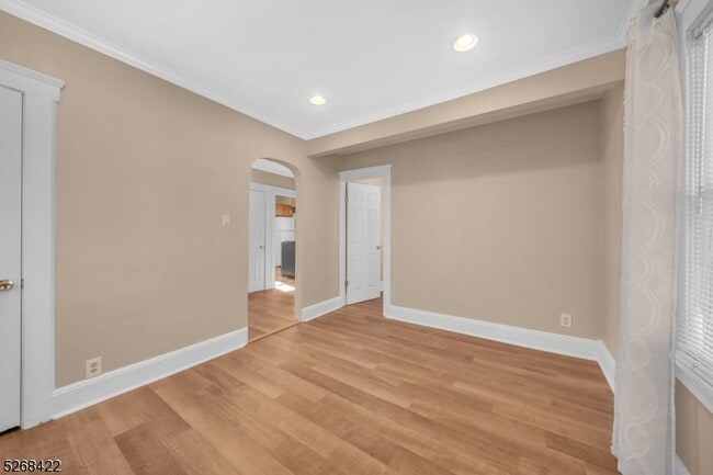 Building Photo - 83 Burnside Ave