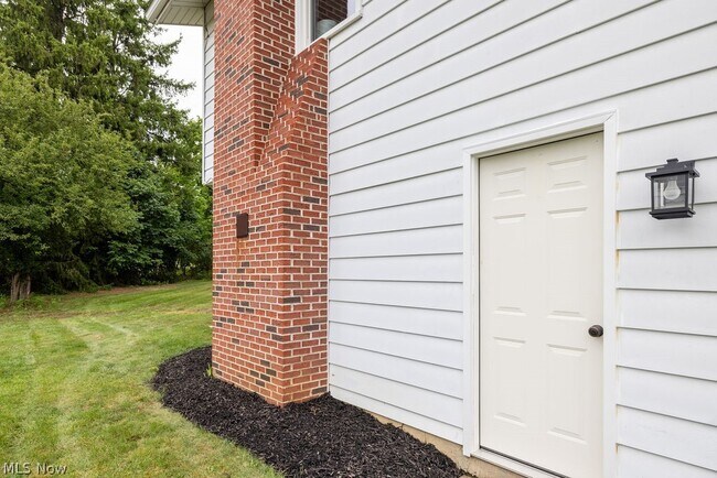 Building Photo - 2445 Olentangy Dr