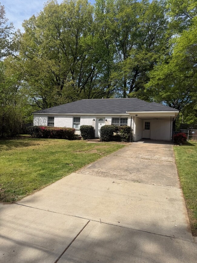 Building Photo - 505 S Main Ext