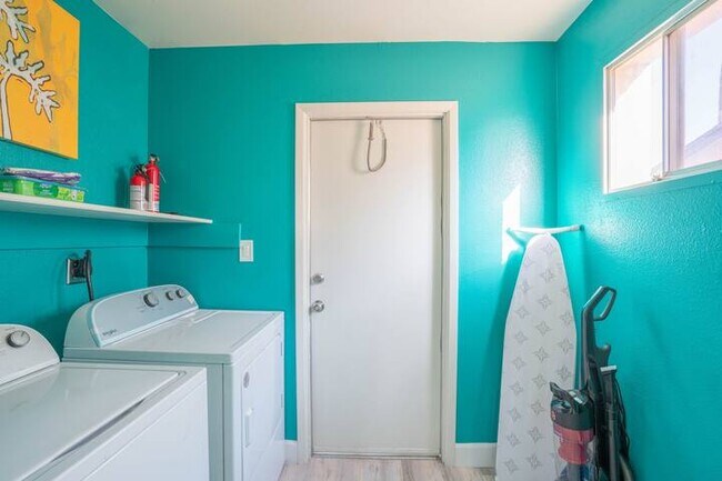 Building Photo - Cornell