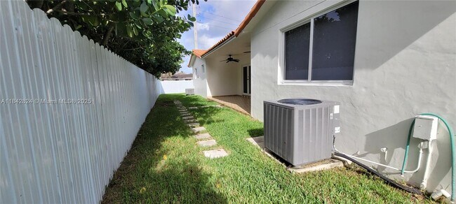 Building Photo - 12701 SW 38th Terrace