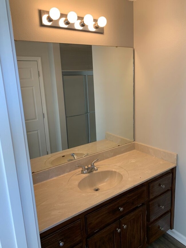 Building Photo - 329 Gathering House Dr