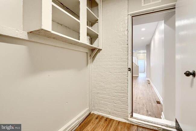 Building Photo - 1704 E Lafayette Ave
