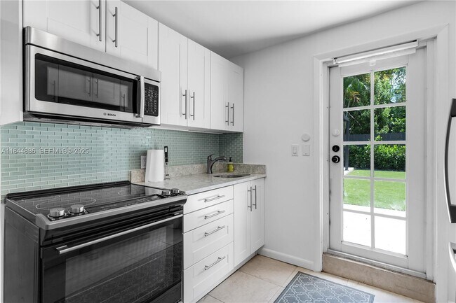 Building Photo - 1826 Fairhaven Pl