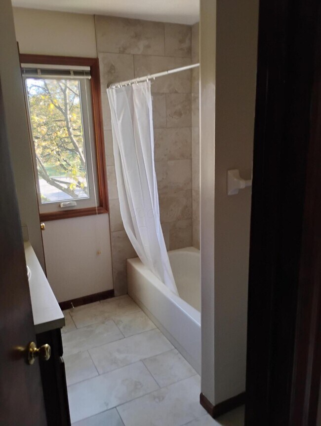 Building Photo - 339 Clover Ln