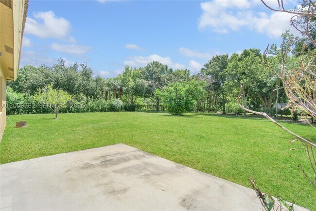Building Photo - 5603 SE Graham Dr