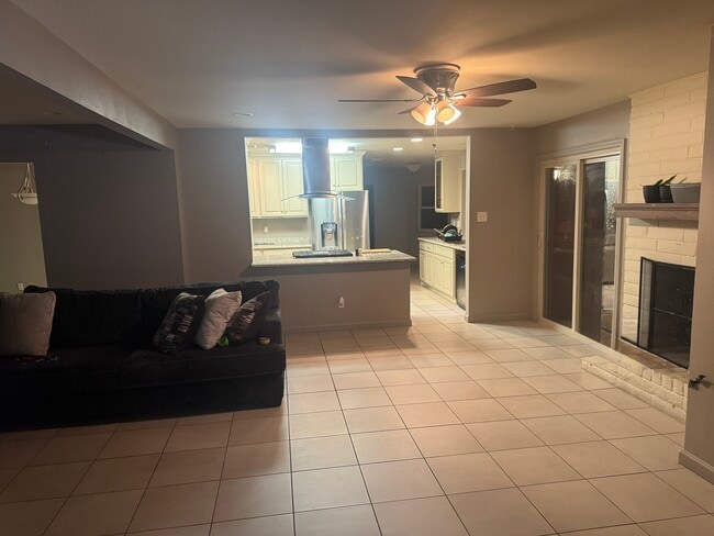 Building Photo - 6437 Dawn Dr