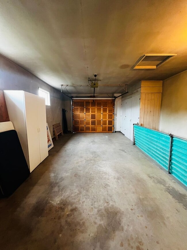 Building Photo - Fully Furnished home- perfect for traveling medical professionals!