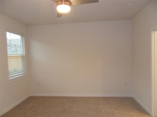 Building Photo - 14016 Lubeck Dr