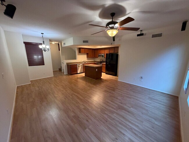 Building Photo - beautiful 2 bed, 2.5 bath condominium in the elegant Via De Cielo gated community in Chandler!