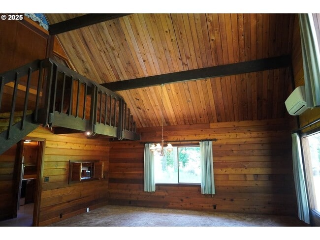 Building Photo - Cedar Built Home on Acreage for Lease in La Center