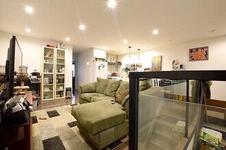 Building Photo - 3 bedroom in BROOKLYN NY 11221