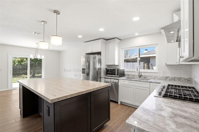 Building Photo - 7326 Wethersfield Dr