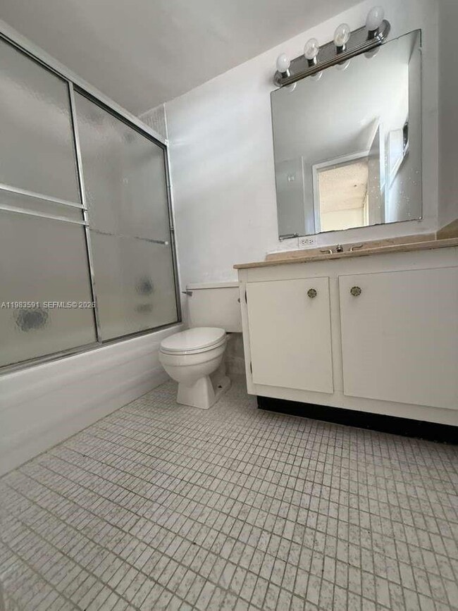 Building Photo - 16909 N Bay Rd