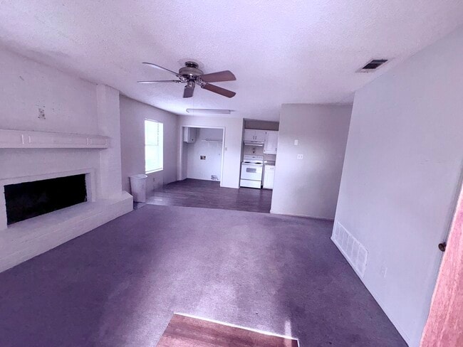 Building Photo - 1920 Lagonda Ave