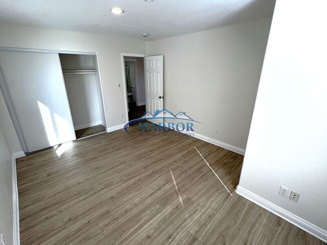 Building Photo - 1035-1043 W 253rd St