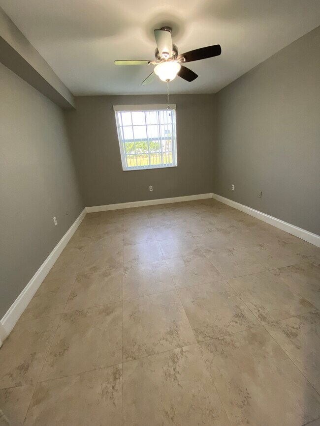 Building Photo - 2820 N Oakland Forest Dr