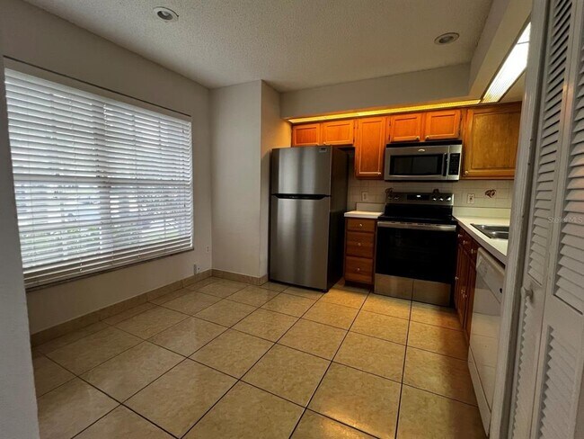 Building Photo - 14426 Island Cove Dr