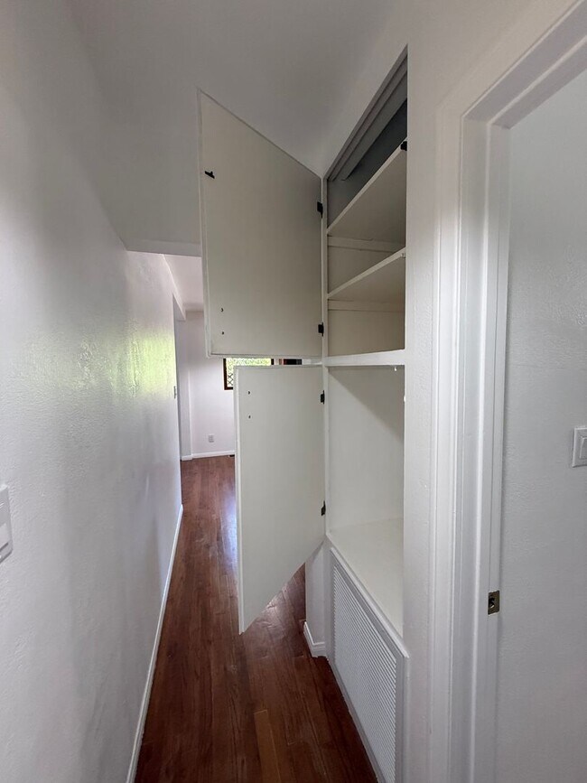 Building Photo - 507 Pullman St