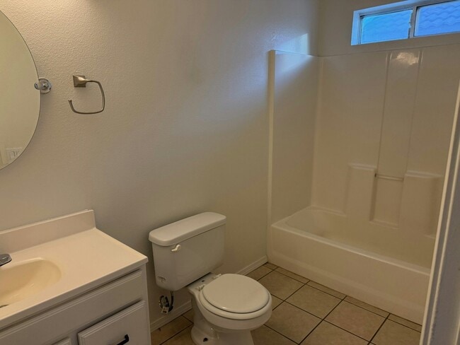 Building Photo - 1926 Haskell Rd