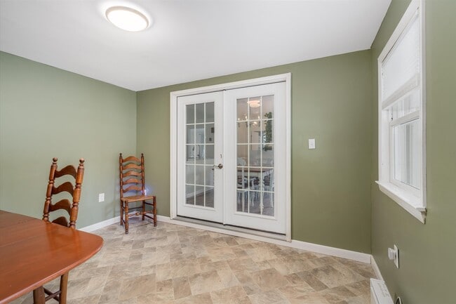 Building Photo - 1 Johns Dr