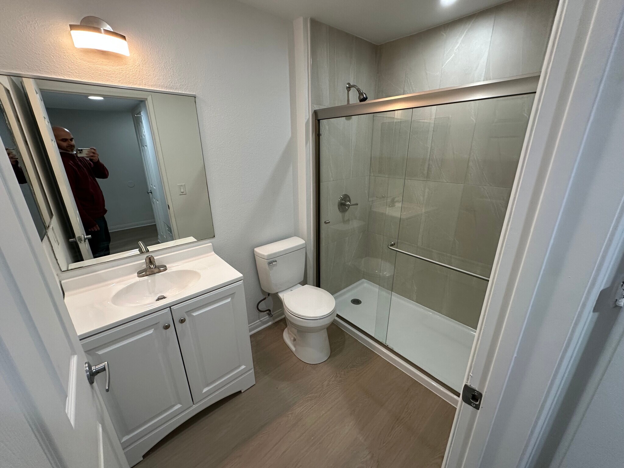 Guest bath - 5515 Canoga Ave