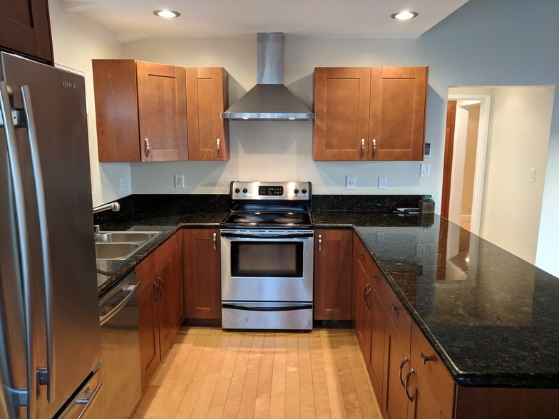 Building Photo - 141 Corona Ave