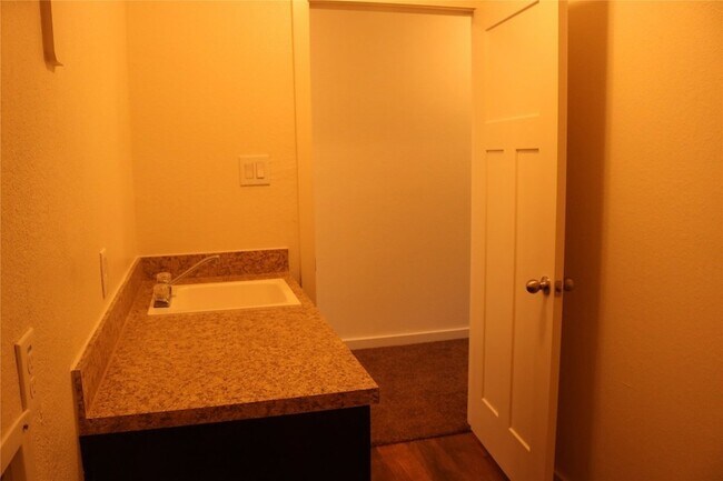 Building Photo - 10535 Mills Rd