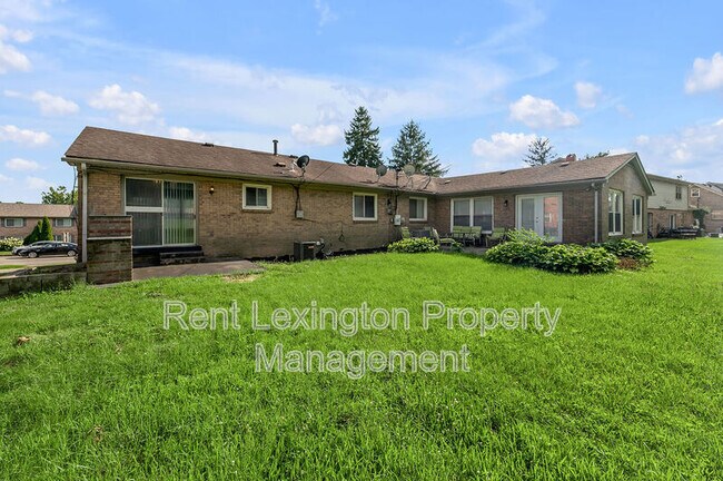 Building Photo - 833 Malabu Dr