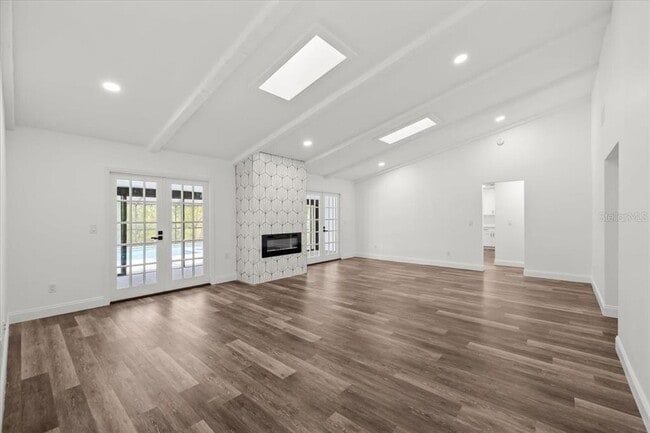 Building Photo - 11218 Creek View Dr