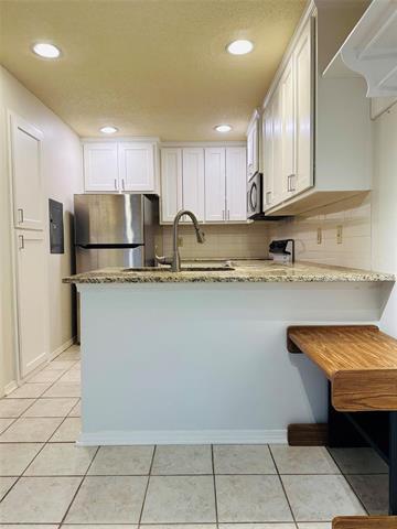 Building Photo - 4242 N Capistrano Dr