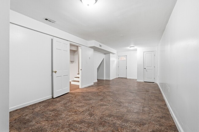 Building Photo - 7211 Martins Ct