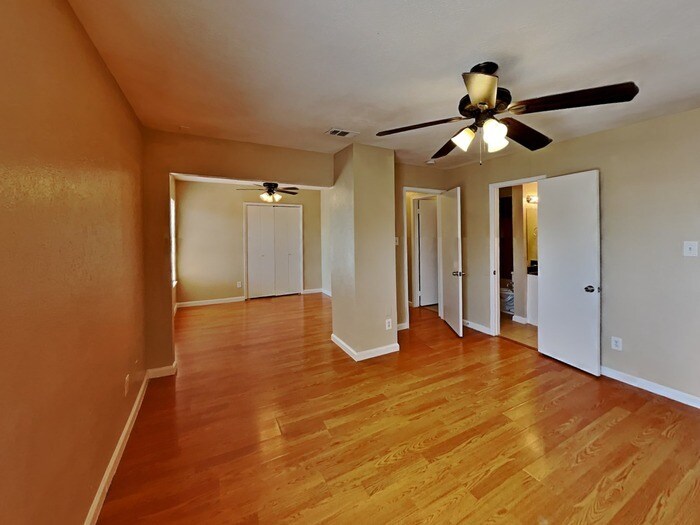 Building Photo - 1386 Southridge Dr