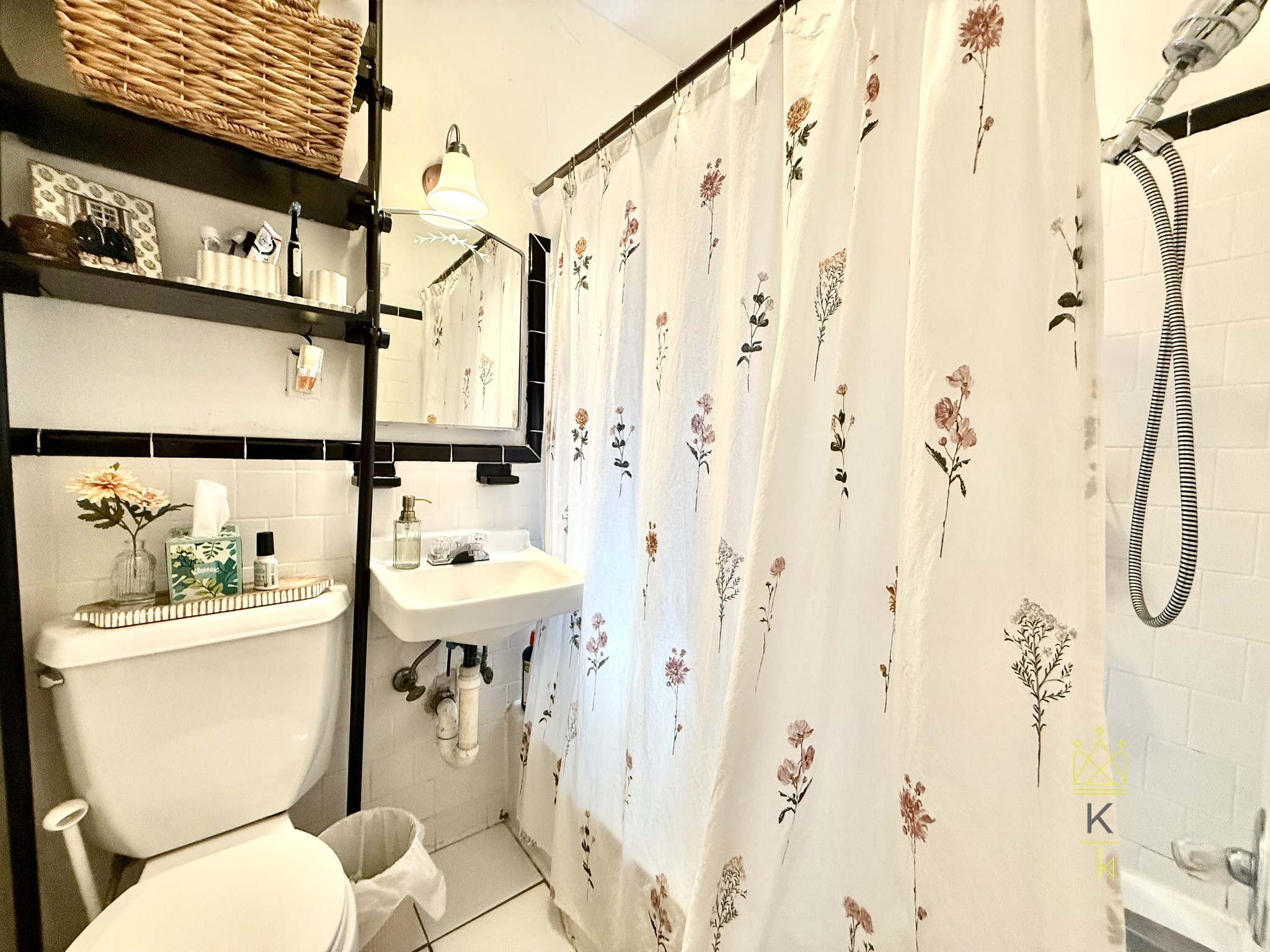 Building Photo - 1872 Commonwealth Ave