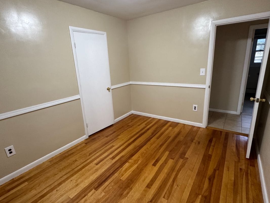 Building Photo - 81 Maurice St