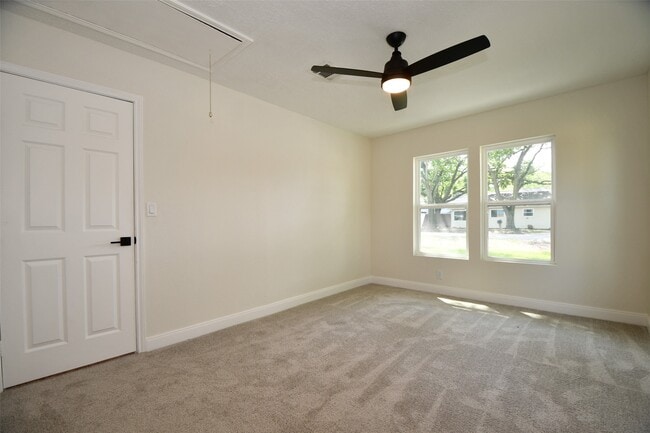 Building Photo - 10946 Fullerton Dr