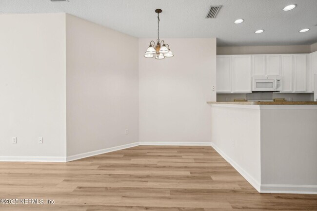 Building Photo - 12301 Kernan Forest Blvd