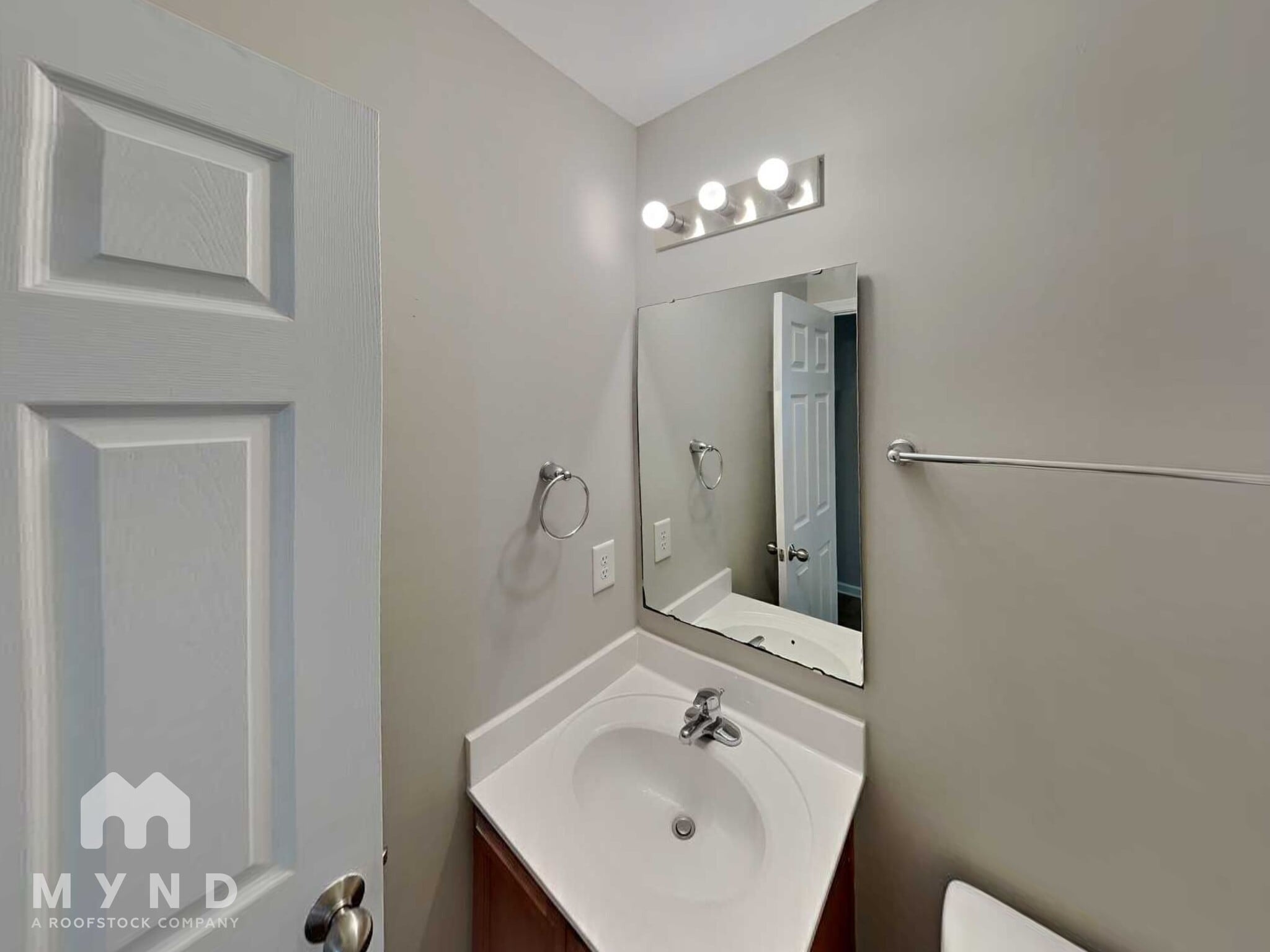 Building Photo - 2016 Culloden Dr