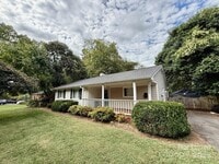 Building Photo - 1425 Montford Dr