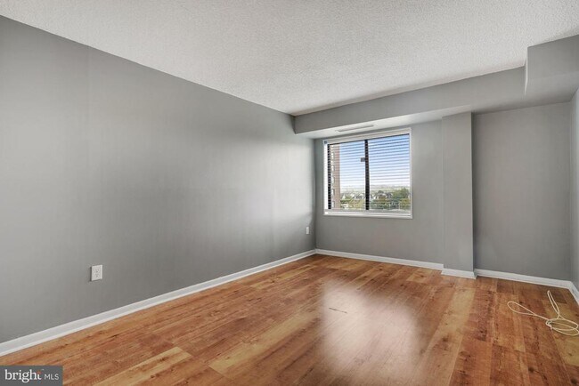 Building Photo - 200 N Pickett St